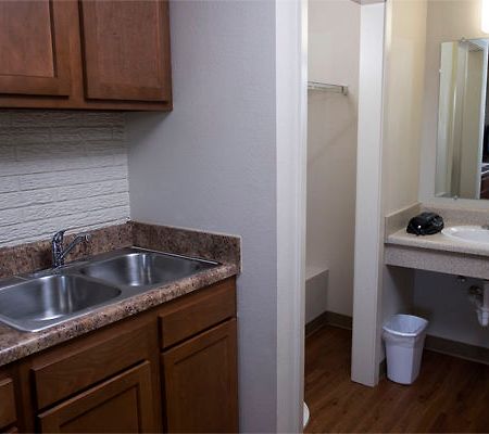 Daybreak Suites Extended Stay Dothan Exteriör bild